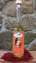 Load image into Gallery viewer, Bottiglia di liquore allo zafferano Torre Memoriola, liquore dal gusto raffinato e delicato, ideale da gustare come digestivo o per accompagnare dessert.